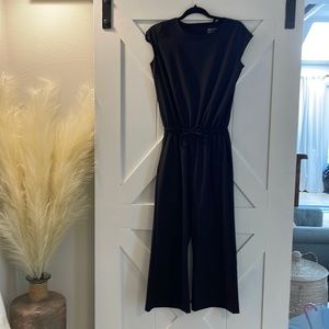 Albion size XS cropped wide leg romper size xs.